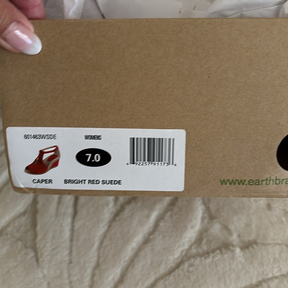 Earth Caper Suede Wedge Womens Red Suede Wedges Heels Shoes. NWT - Picture 6 of 7